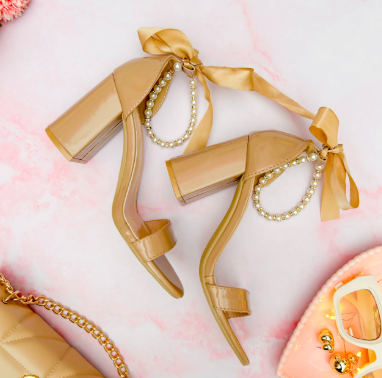 Sandalias con Tacon Camel, con perlas - Girlies