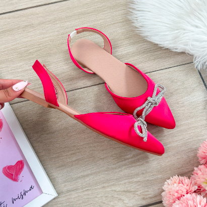 Zapato de punta fucsia, con lazo plateado, sin tacon - Lifestyle