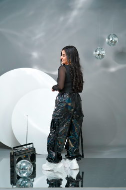 Pantalon metalico negro - Festival Season 2025