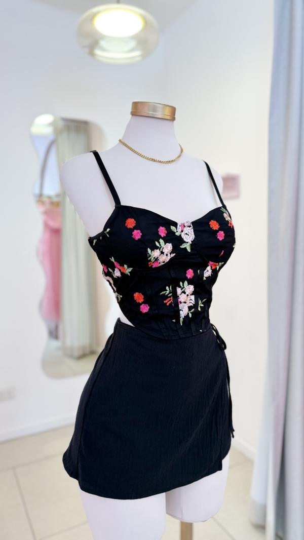 Short Enagua Negro, con amarre al lado - Basics by Maoosuri