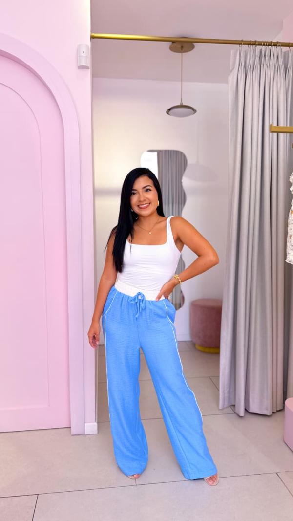 Pantalón Celeste, pierna ancha con elastico blanco - Love blues